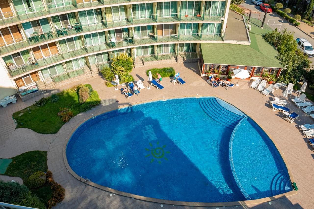 Julia Family - Menada Apartments サニービーチ エクステリア 写真
