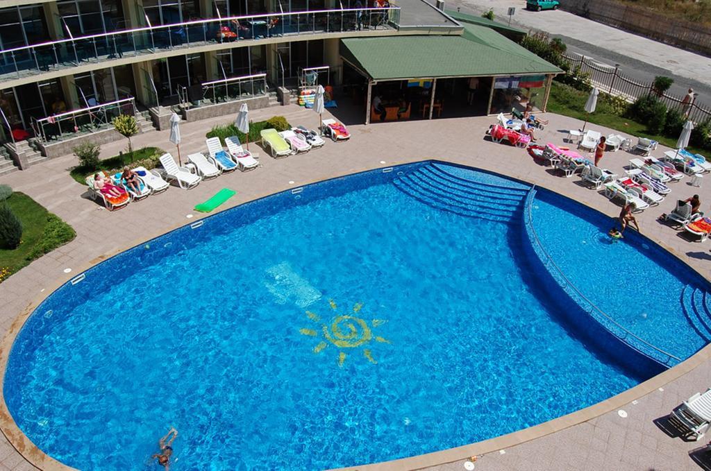 Julia Family - Menada Apartments サニービーチ エクステリア 写真