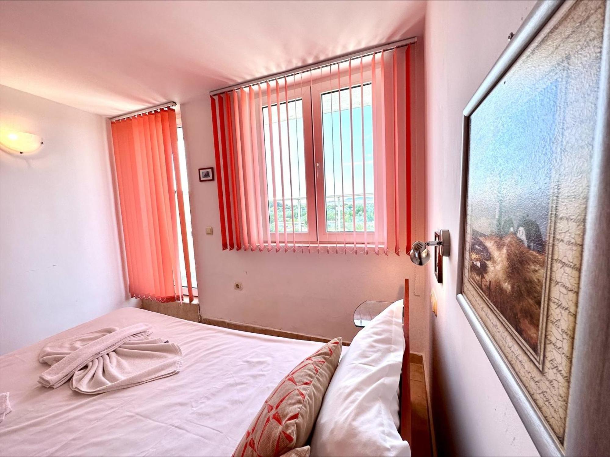 Julia Family - Menada Apartments サニービーチ エクステリア 写真